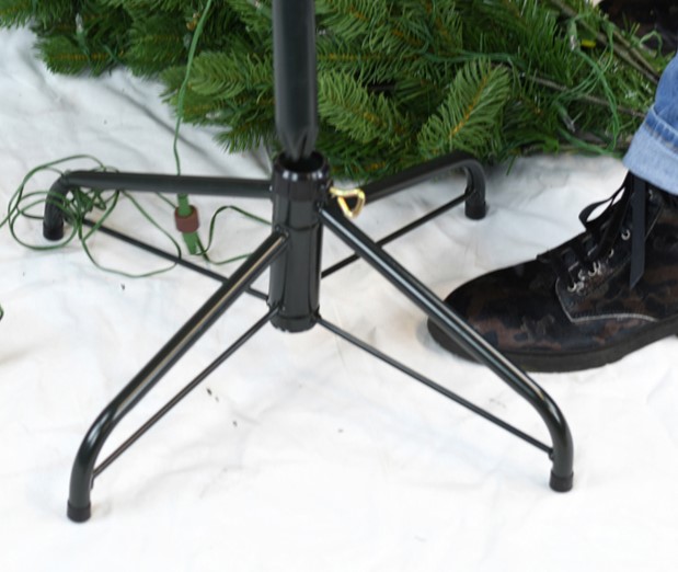 How to assemble your artificial Christmas tree National Tree Company